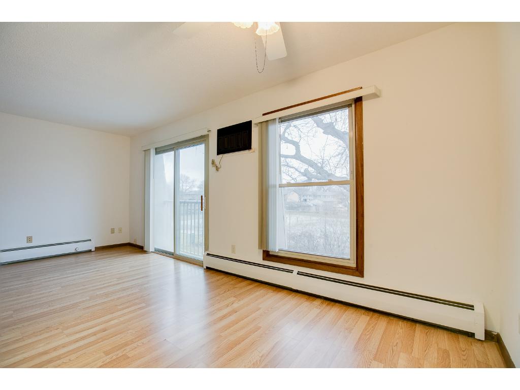 941 11th Avenue S, Hopkins, MN 55343