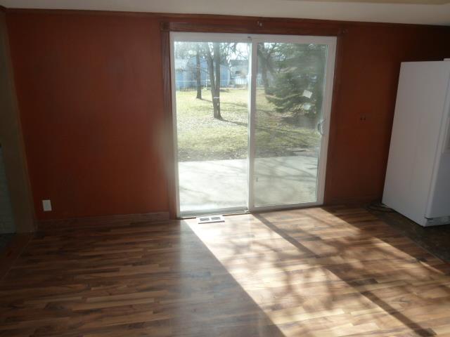 1000 Goebel St SWHutchinson, MN, 55350Mcleod County