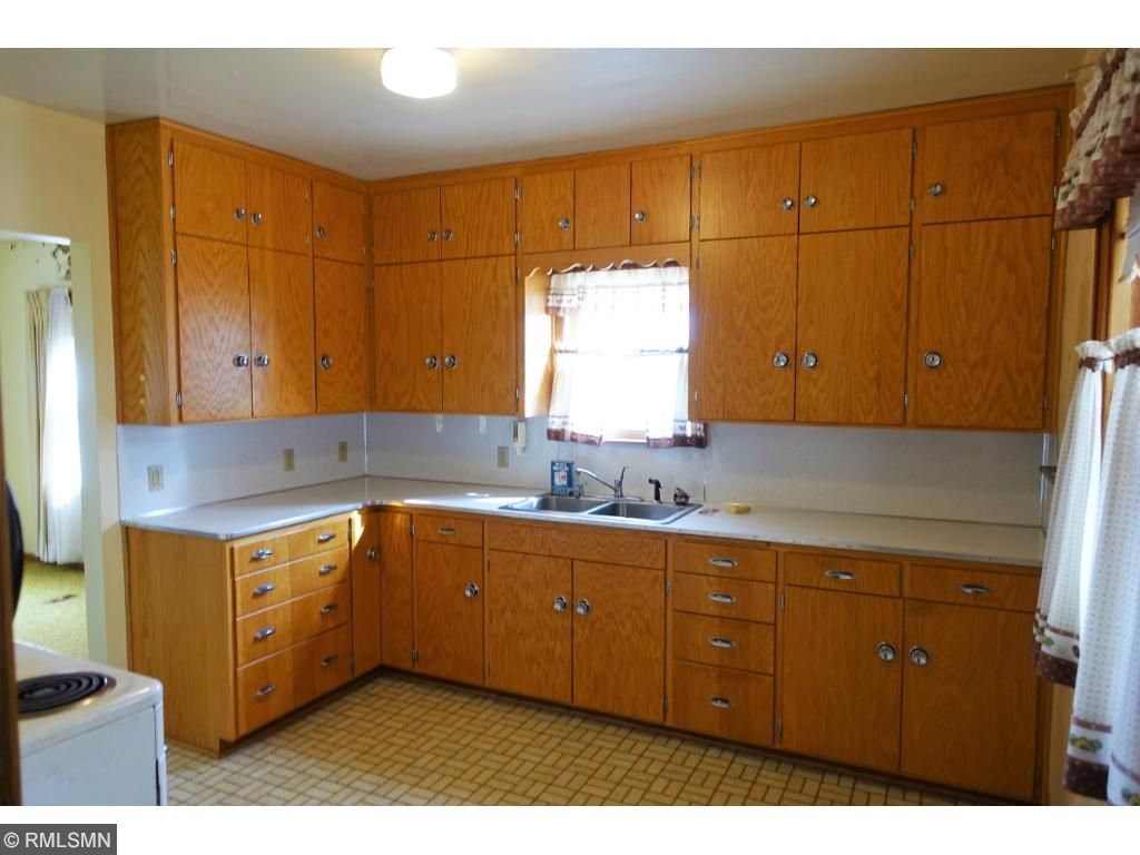 576 Monroe Street SE, Hutchinson, MN 55350