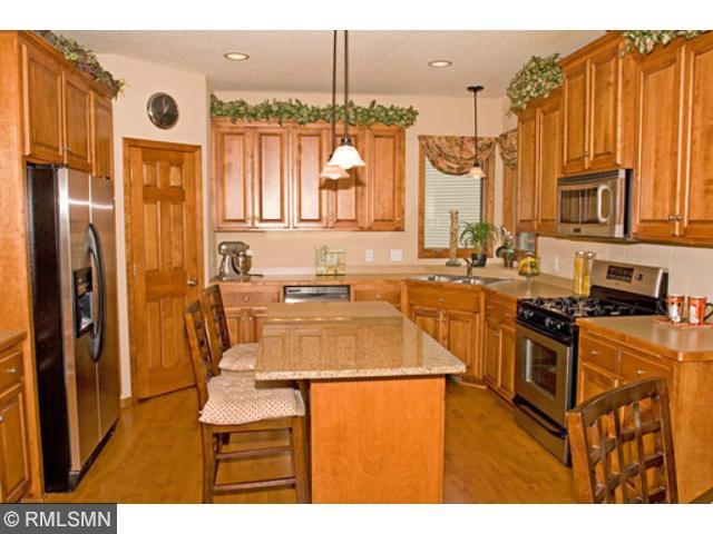 784 Applewood Circle, Victoria, MN 55386