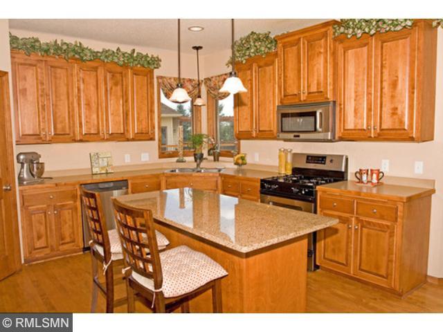 784 Applewood Circle, Victoria, MN 55386