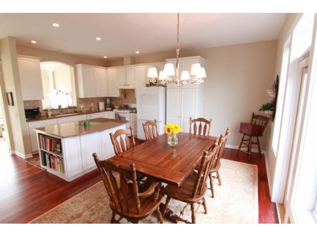 301 W River Parkway, Minneapolis, MN 55401