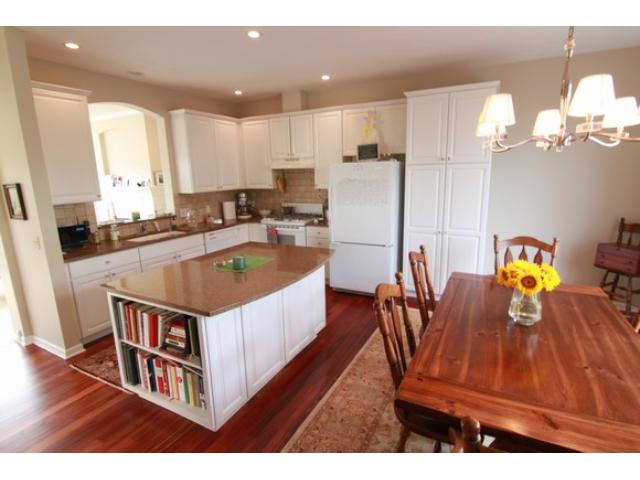 301 W River Parkway, Minneapolis, MN 55401