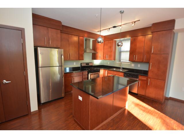 415 Oak Grove Street, Minneapolis, MN 55403
