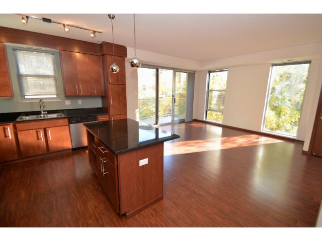 415 Oak Grove Street, Minneapolis, MN 55403