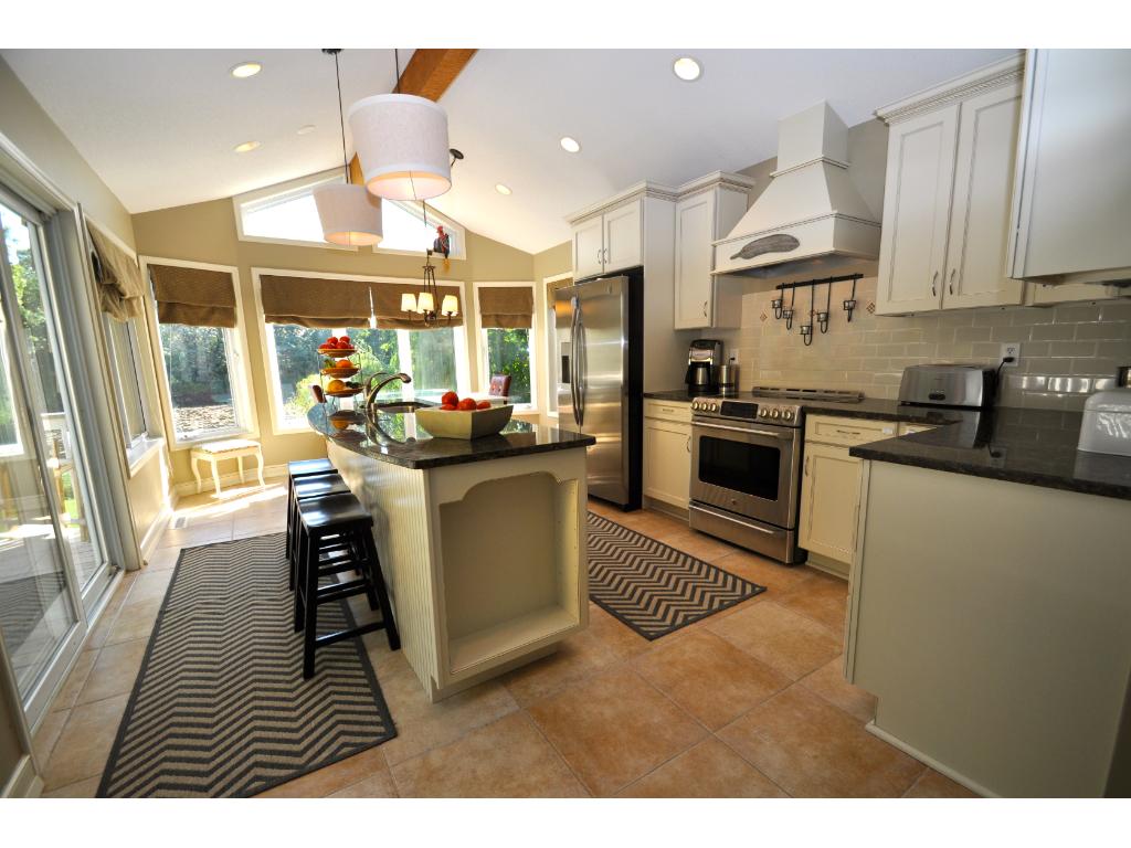 4909 Sunnyside Road, Edina, MN 55424