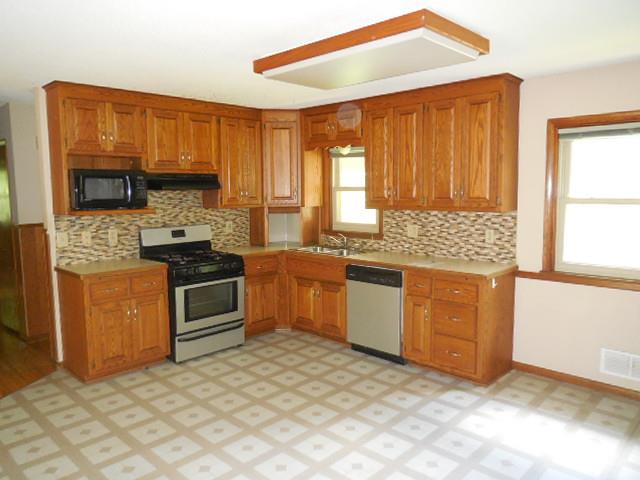2549 103rd Ave NWCoon Rapids, MN, 55433Anoka County
