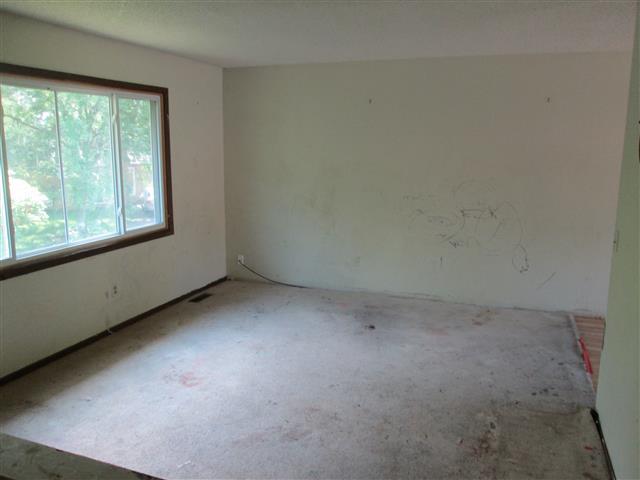 1025 105th Ave NWCoon Rapids, MN, 55433Anoka County
