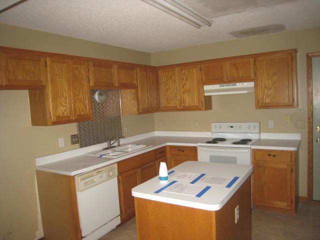 8735 Norway St NWCoon Rapids, MN, 55433Anoka County