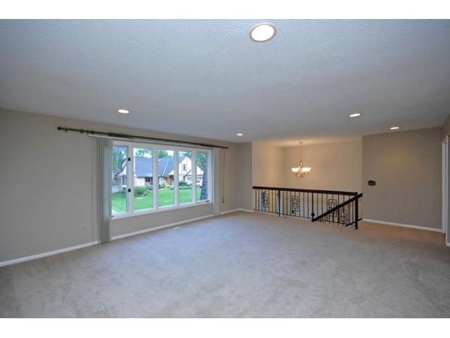 7221 Glouchester Drive, Edina, United States 55435