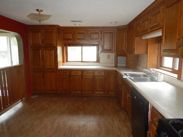 7958 Fairfield CirBrooklyn Park, MN, 55444Hennepin County