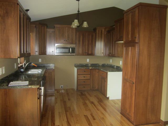 8557 Tessman Farm Rd NBrooklyn Park, MN, 55445Hennepin County