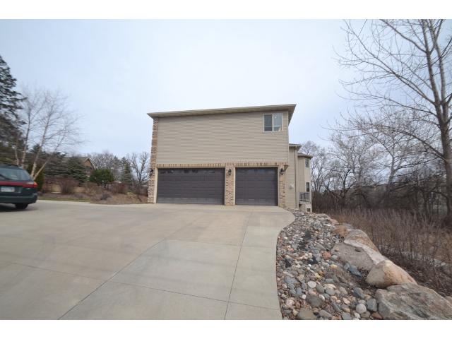22 Kingsview Lane N, Minnetonka, MN 55447