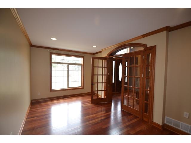 22 Kingsview Lane N, Minnetonka, MN 55447