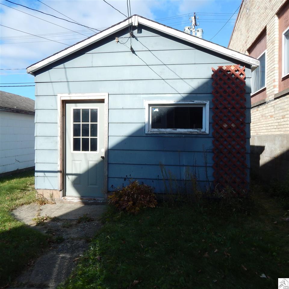 31 E Harvey St, Ely, MN 55731