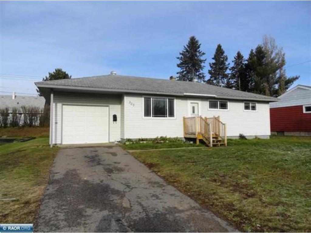 305 Leeds Road, Hoyt Lakes, MN 55750