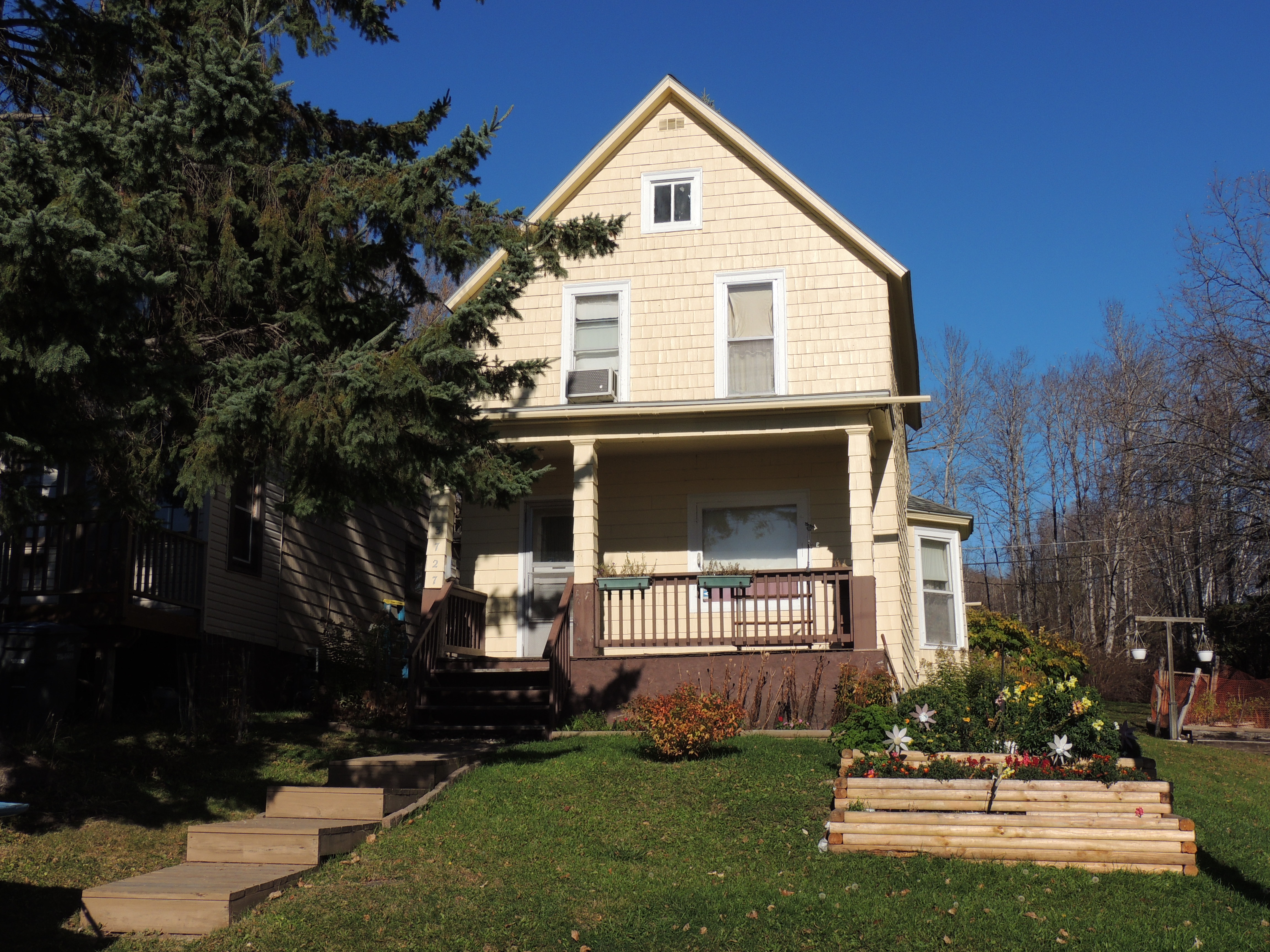 3727 Carlton St, Duluth, MN 55807