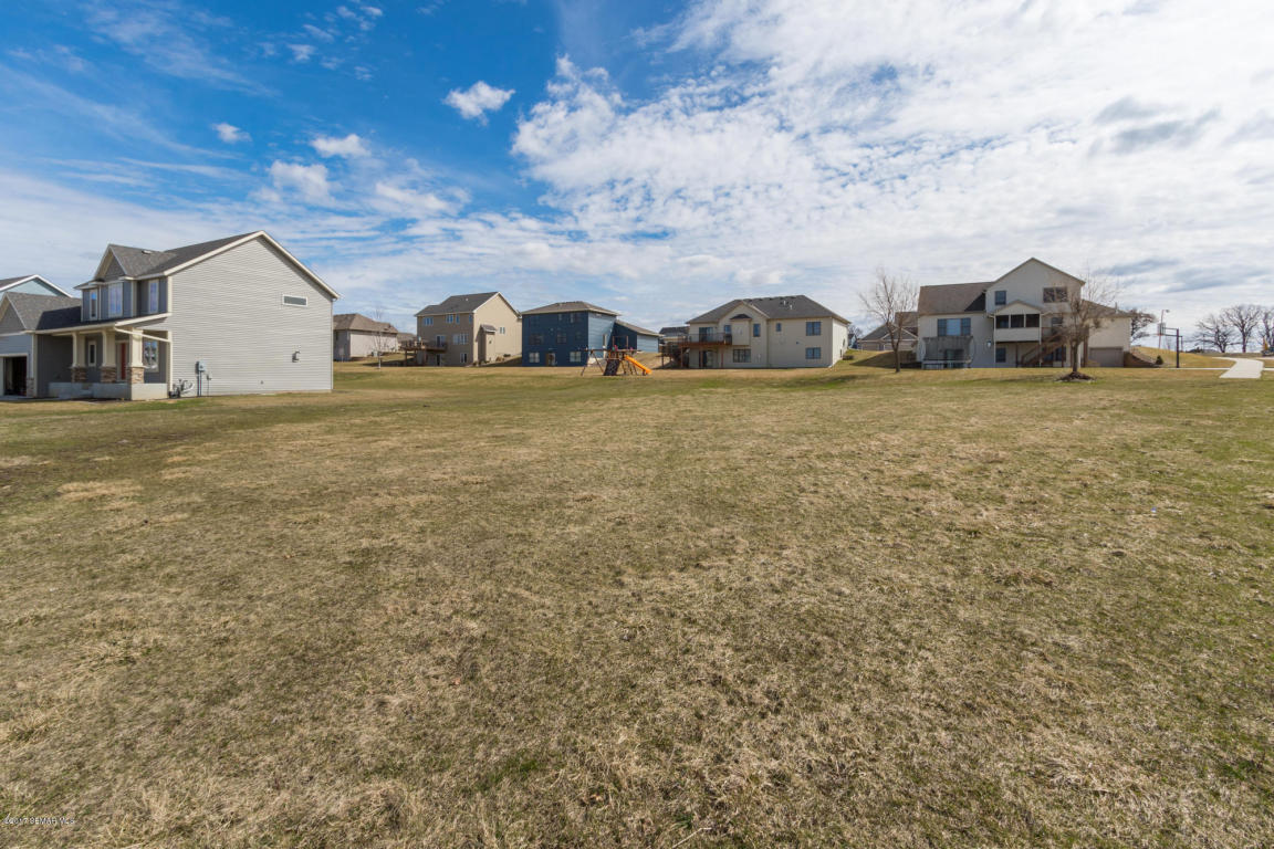 2294 Fieldstone Road SW, Rochester, MN 55902