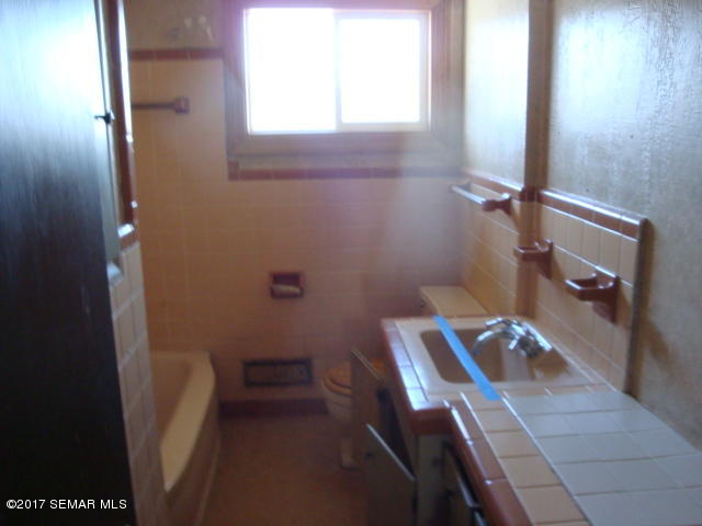 1110 Willow Road, Altura, MN 55910