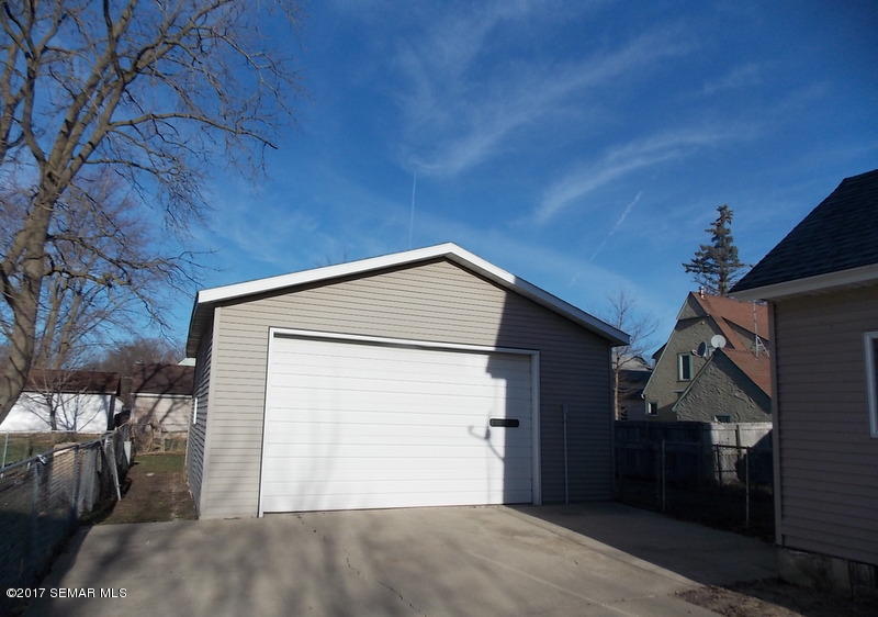 507 5th Street NW, Austin, MN 55912
