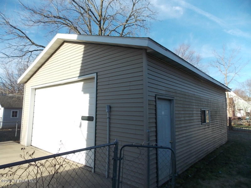 507 5th Street NW, Austin, MN 55912