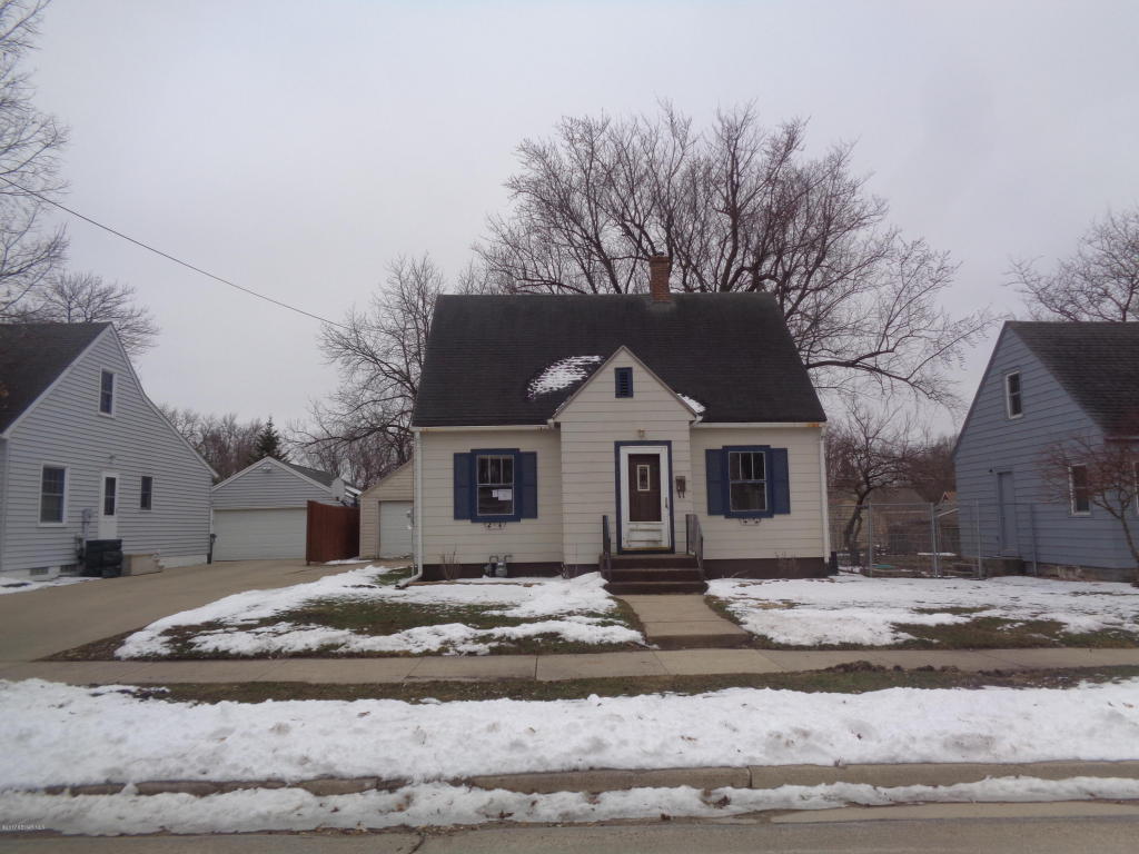 709 12th Avenue SW, Austin, MN 55912