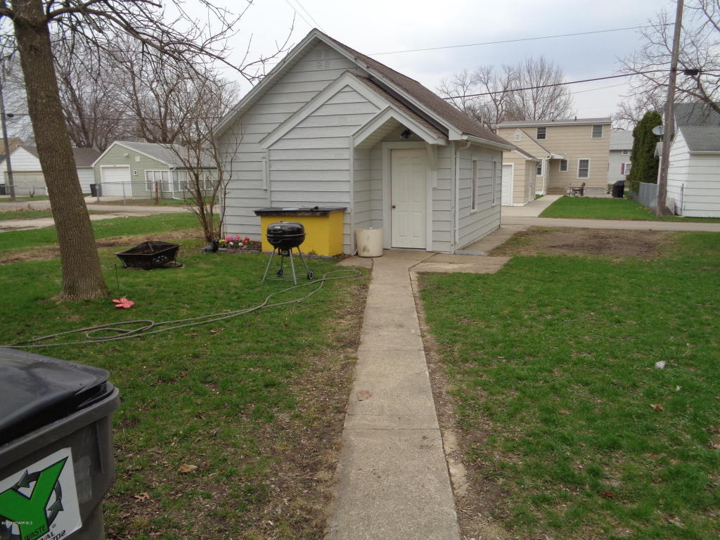 902 9th Avenue SW, Austin, MN 55912
