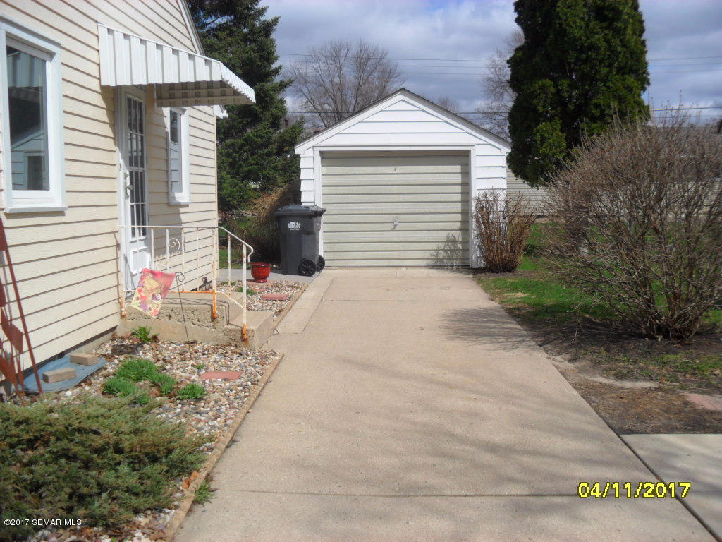 1304 12th Street NW, Austin, MN 55912
