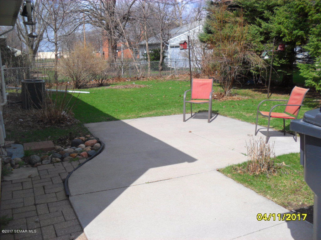1304 12th Street NW, Austin, MN 55912