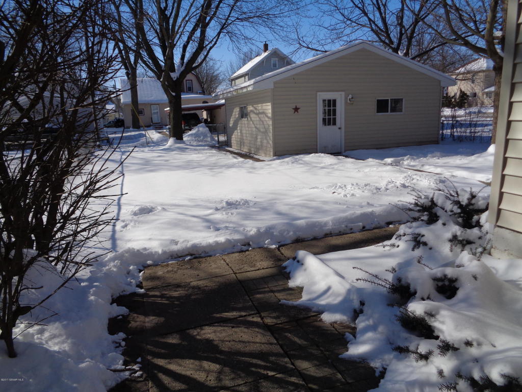 609 11th Avenue NW, Austin, MN 55912