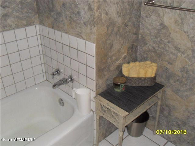 403 6th Street SW, Austin, MN 55912