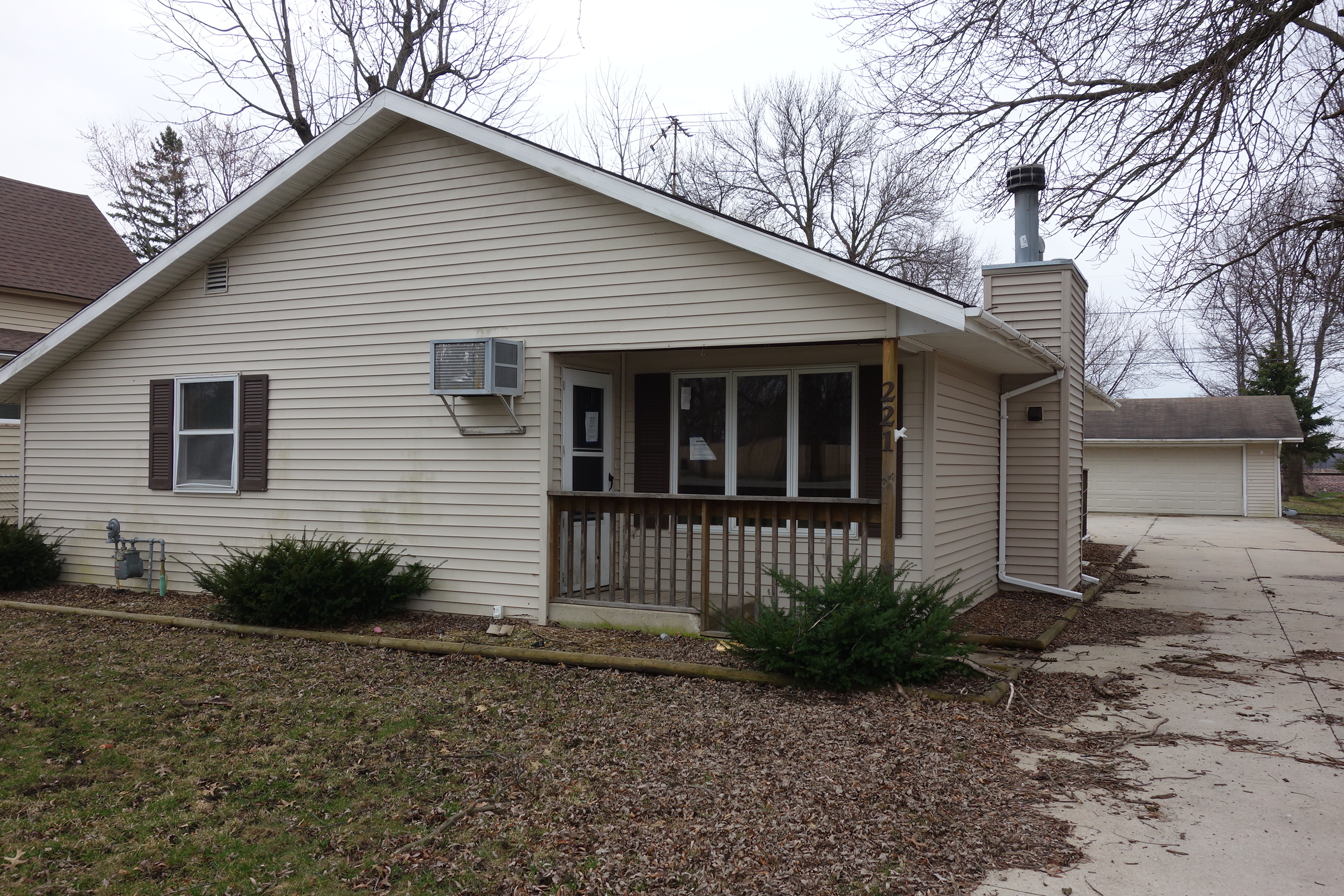 221 E Front St, Claremont Township, MN 55924