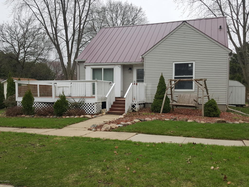 407 1st Street NE, Hayfield, MN 55940
