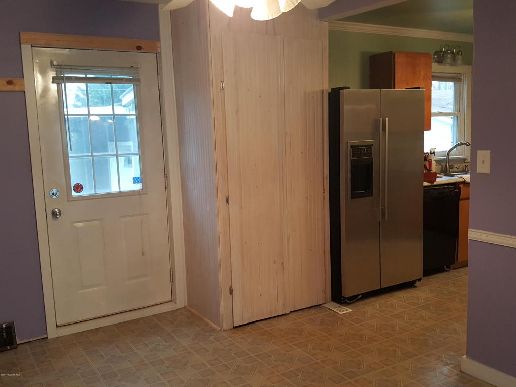 407 1st Street NE, Hayfield, MN 55940