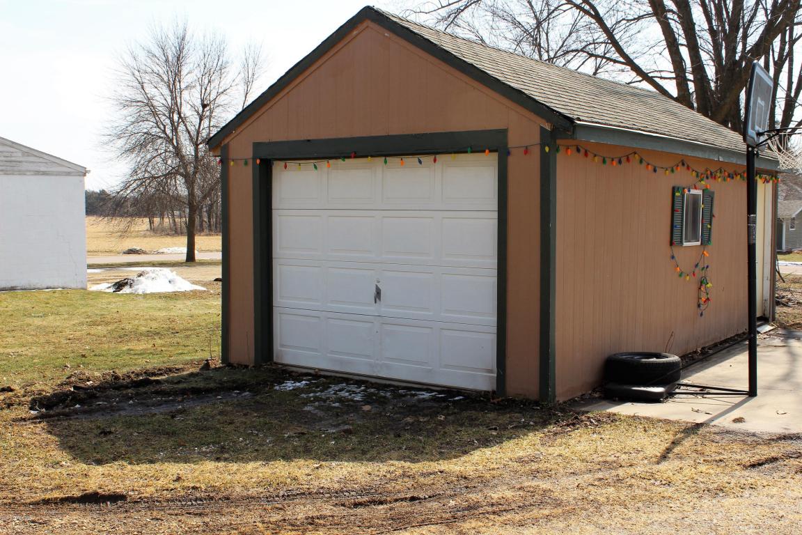 215 E Luella Street, LeRoy, MN 55951
