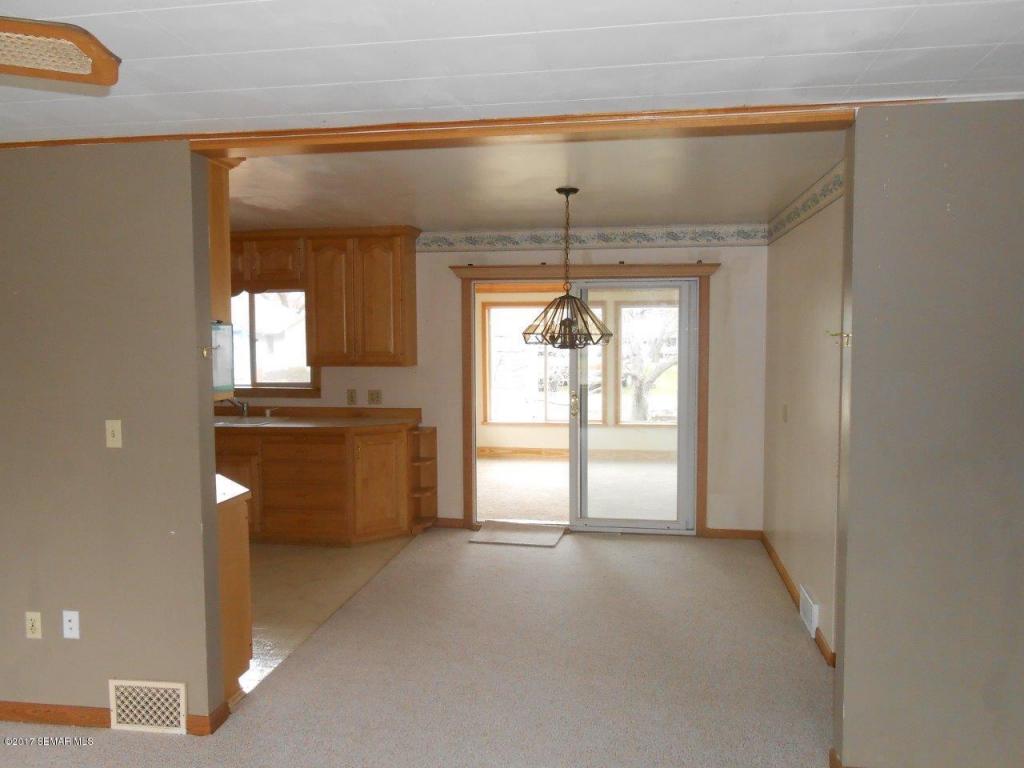 215 E Henry Street, LeRoy, MN 55951