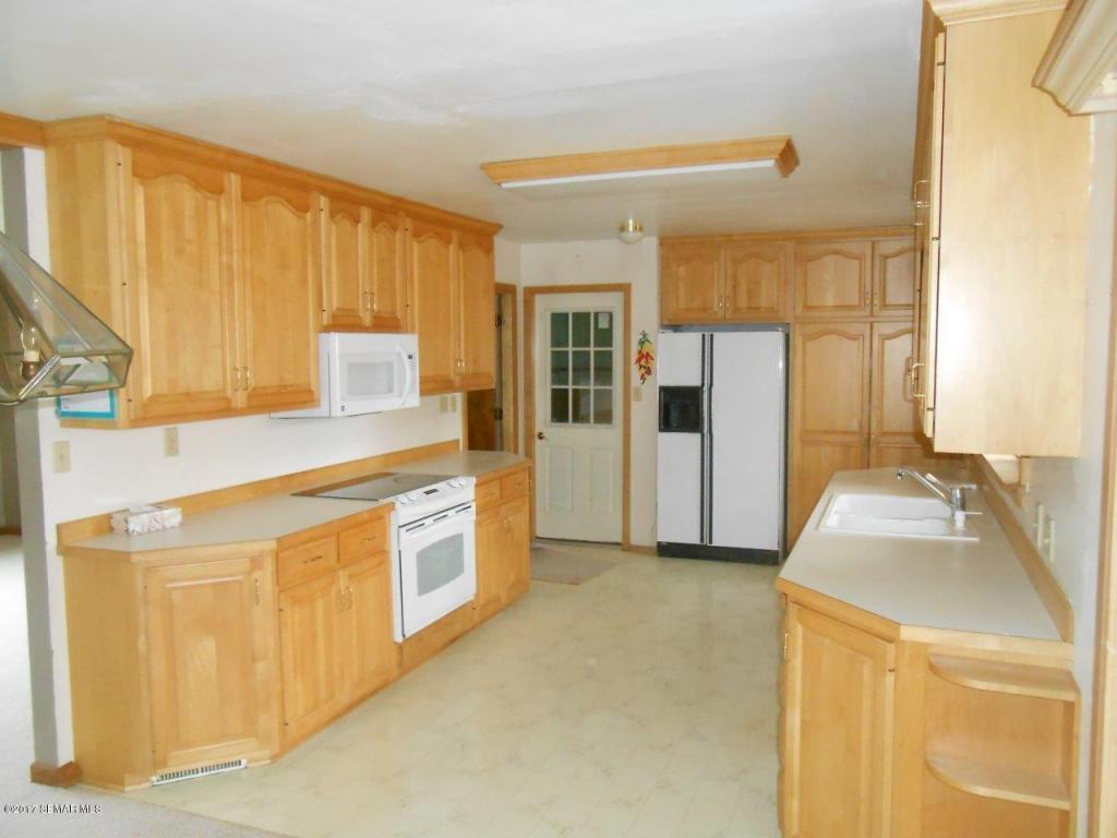 215 E Henry Street, LeRoy, MN 55951