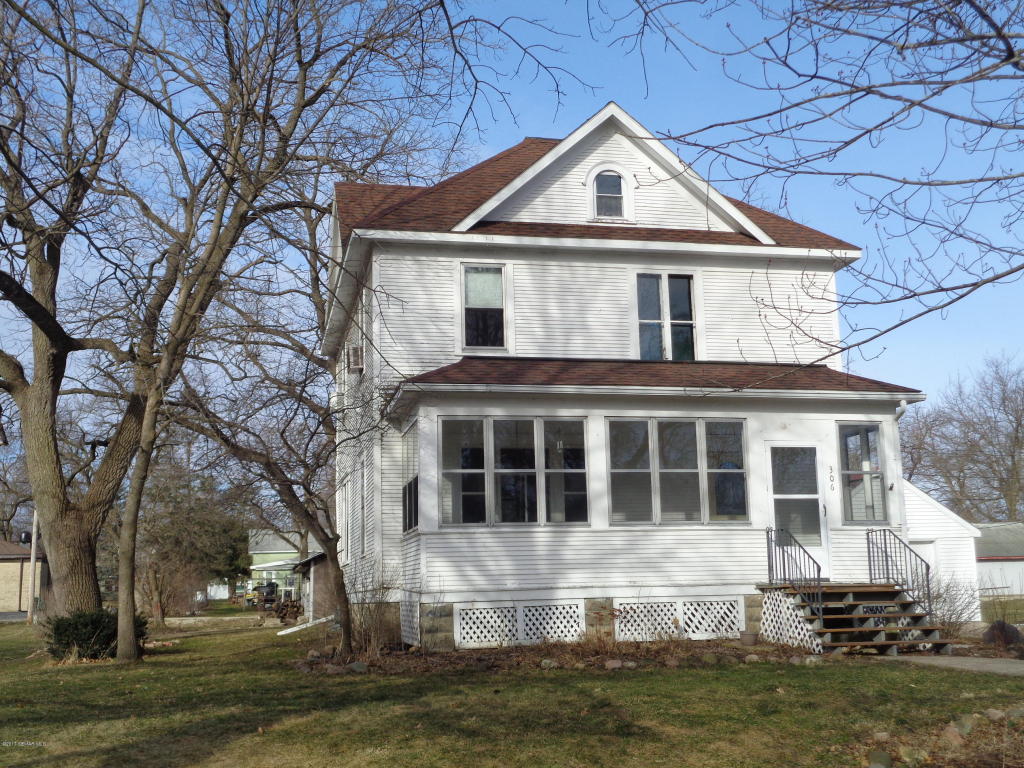 306 4th Street, Lyle, MN 55953