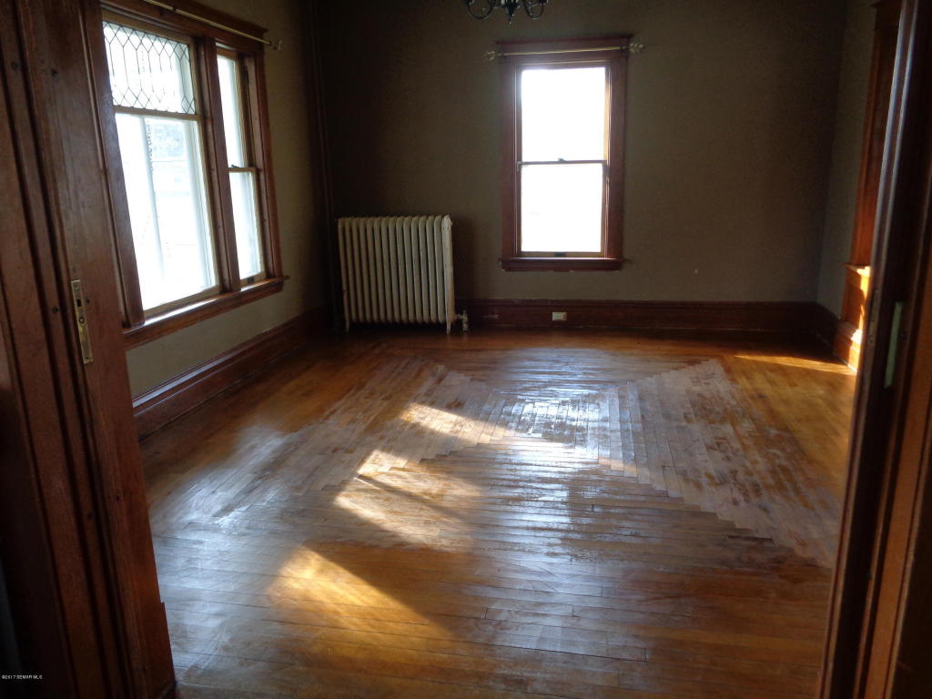 306 4th Street, Lyle, MN 55953