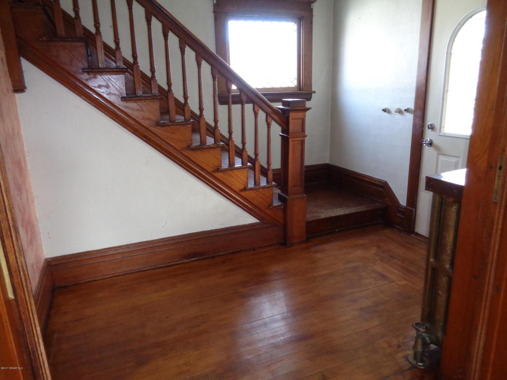 306 4th Street, Lyle, MN 55953