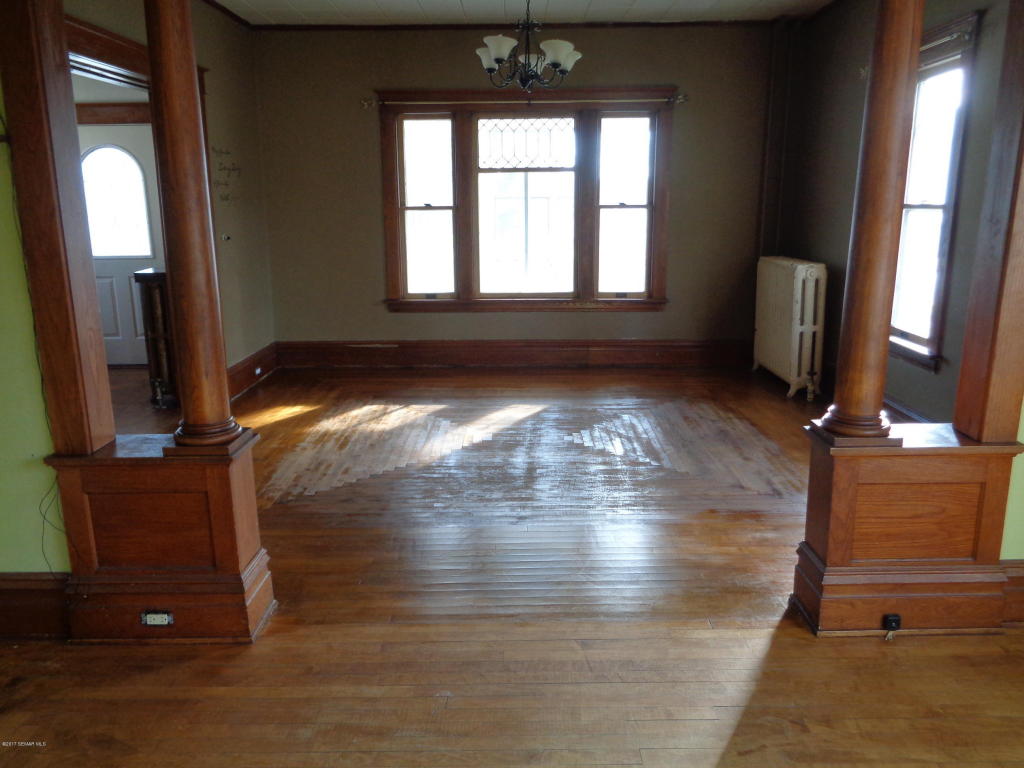 306 4th Street, Lyle, MN 55953