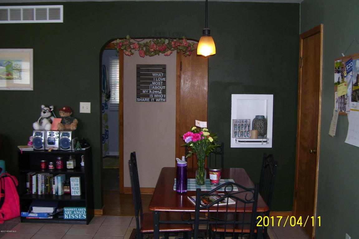 213 Main Street W, Spring Valley, MN 55975