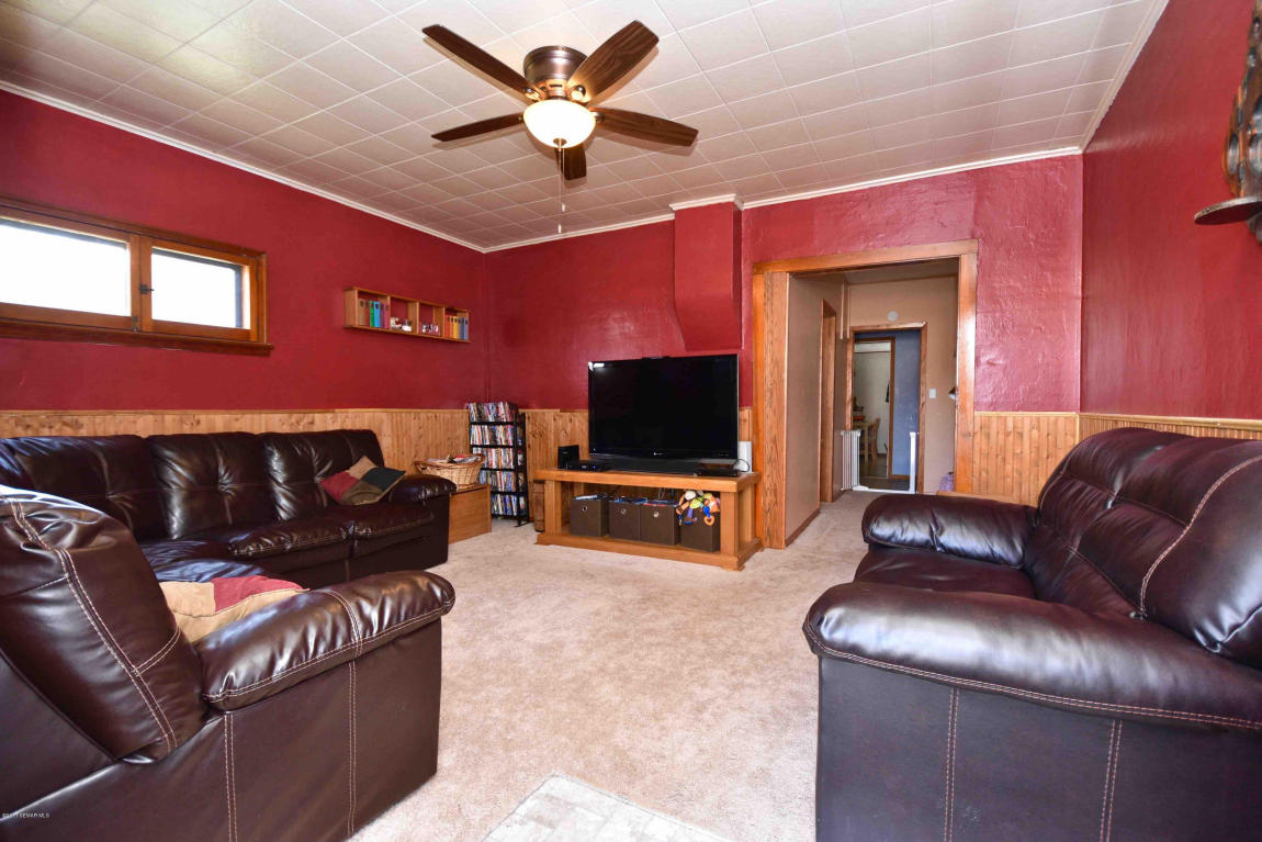 1053 E 8th Street, Winona, MN 55987