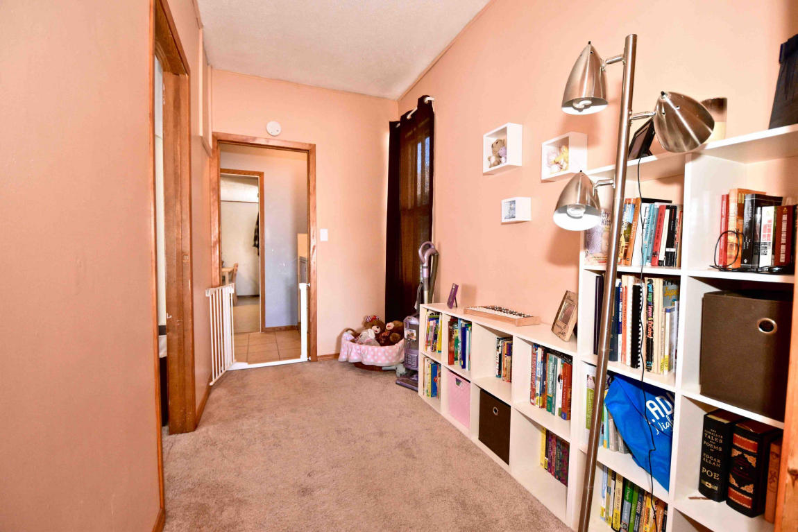 1053 E 8th Street, Winona, MN 55987