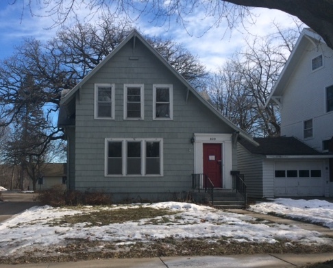 809 Baker Ave, Mankato, MN 56001