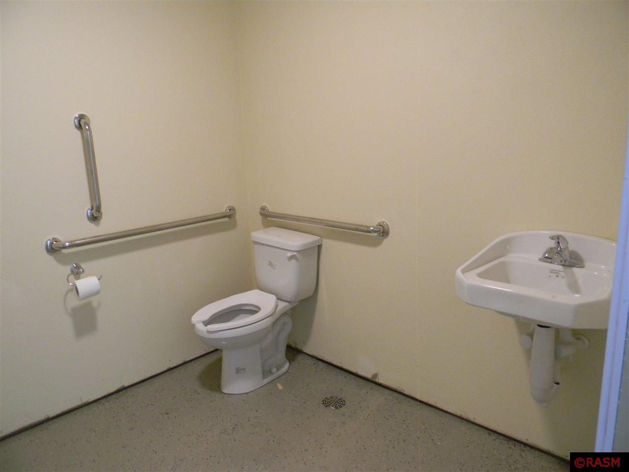 1044 S Victory, Mankato, MN 56001