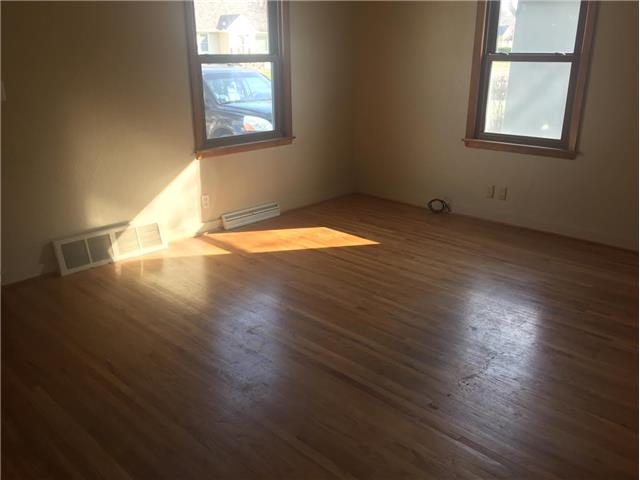 443 Jefferson AveNorth Mankato, MN, 56003Nicollet County