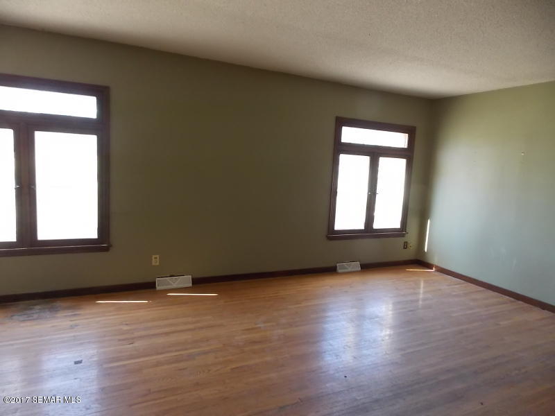1417 S Shore Drive, Albert Lea, MN 56007