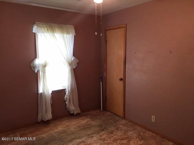 605 Edgewood Avenue, Albert Lea, MN 56007