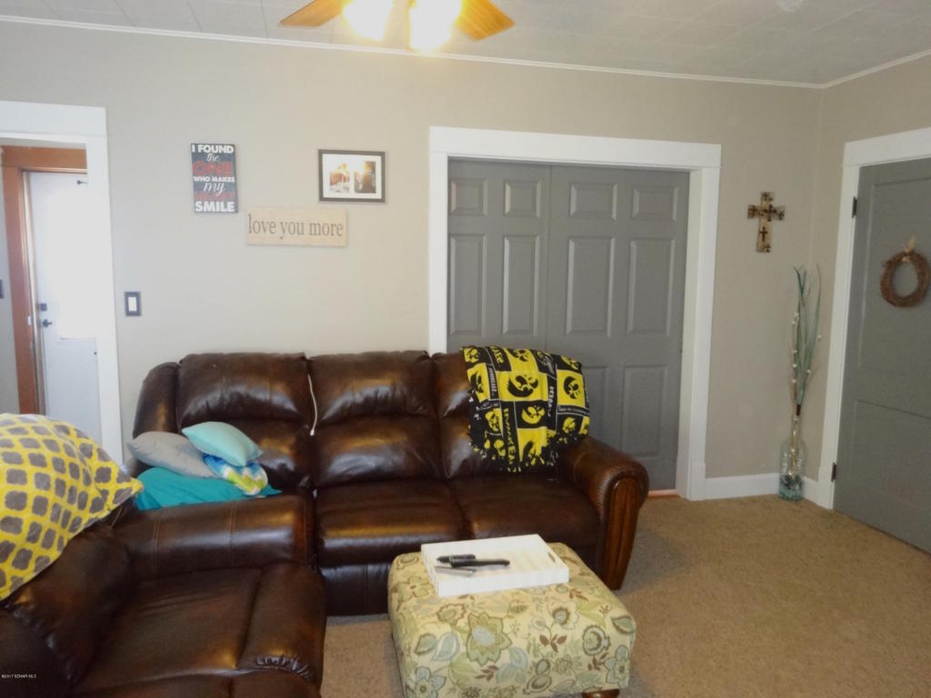 808 Harding Avenue, Albert Lea, MN 56007